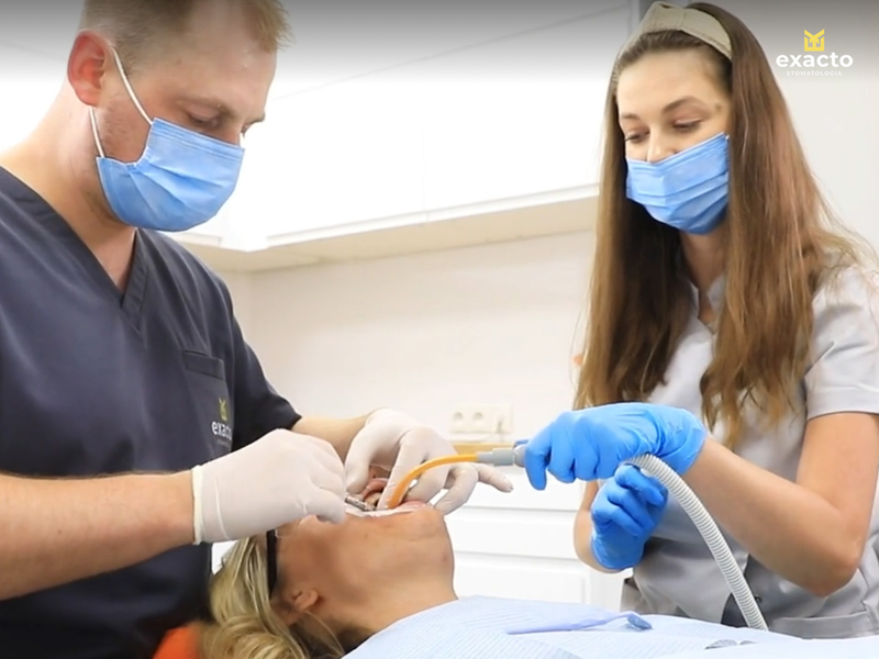 Zdjęcie na okładce dla Exacto Stomatologia: Dentysta Poznań - Gabinet Stomatologiczny | Implanty | Licówki | Ortodonta | Leczenie kanałowe